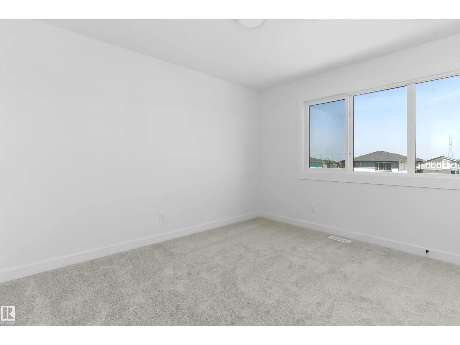 2224 5 AV NW