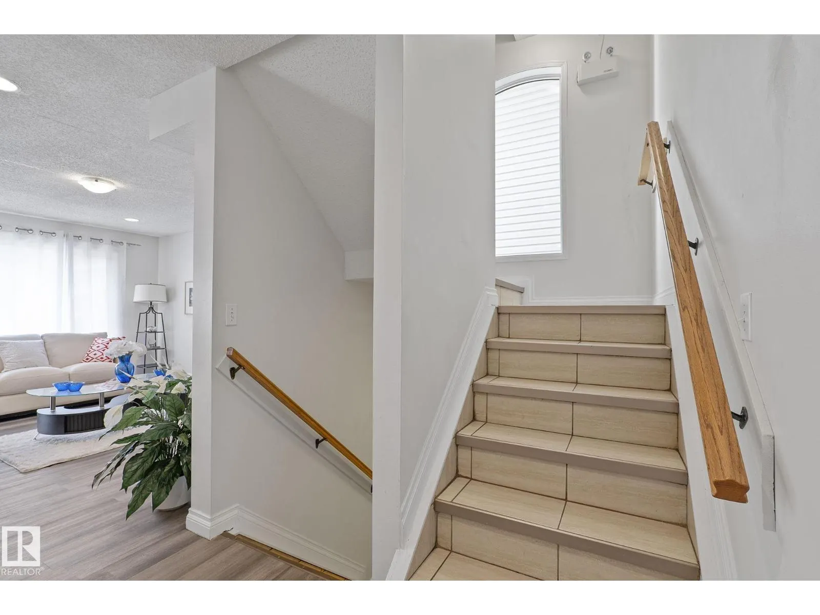 11918 68 ST NW