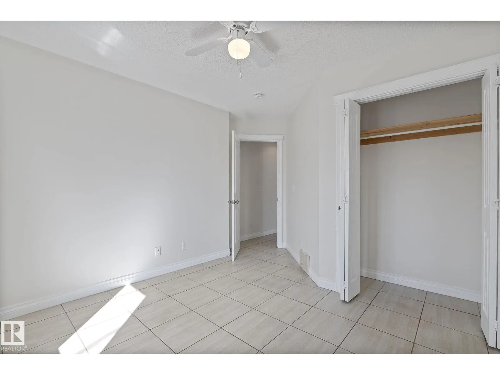 11918 68 ST NW