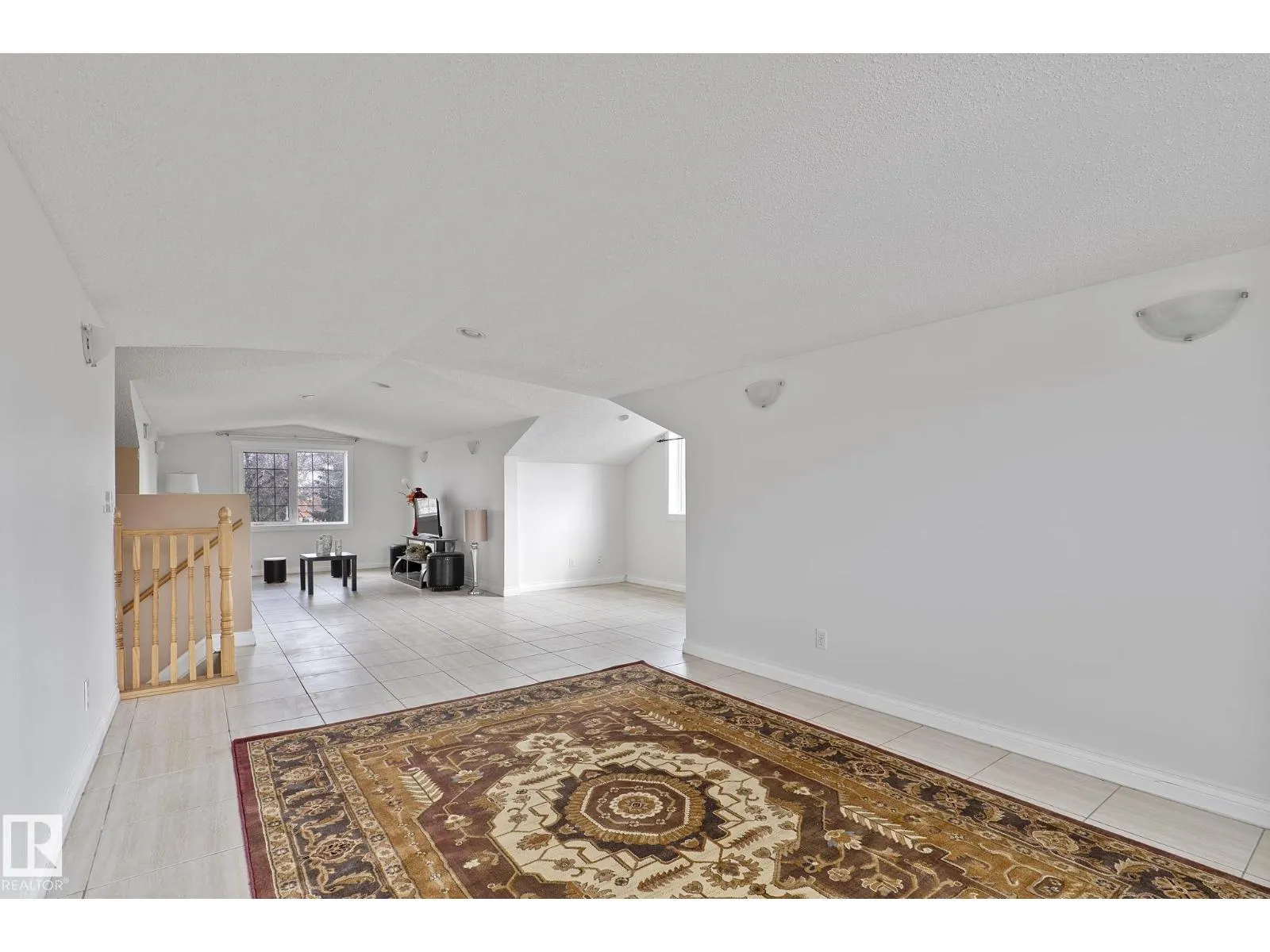 11918 68 ST NW