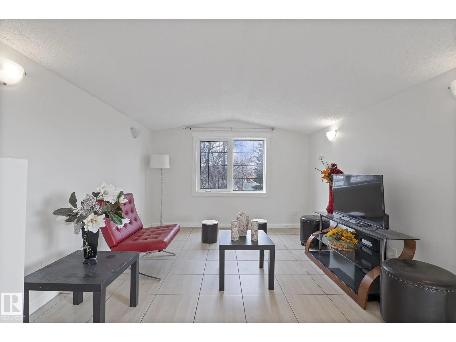 11918 68 ST NW