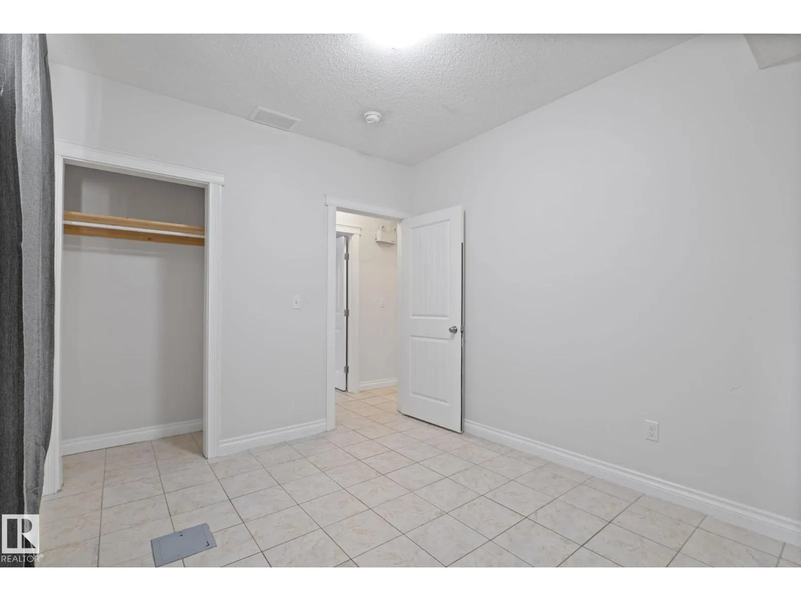 11918 68 ST NW