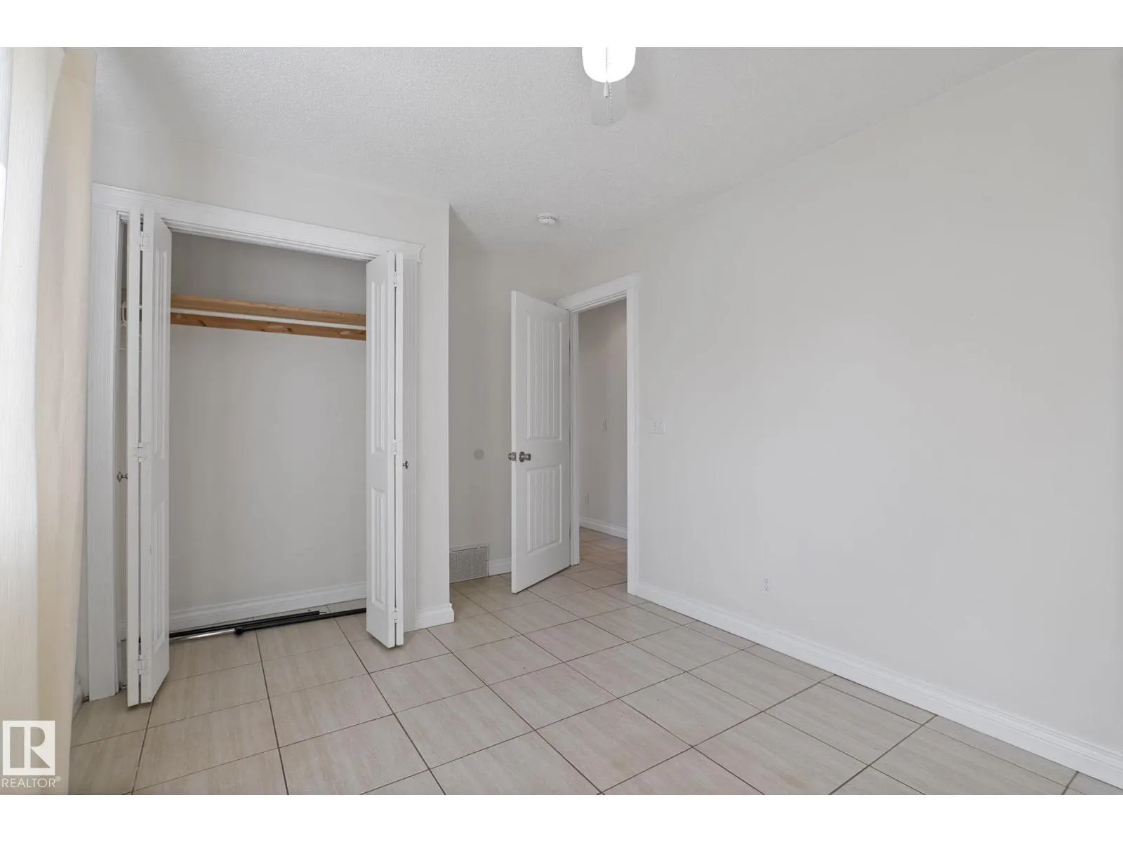 11918 68 ST NW