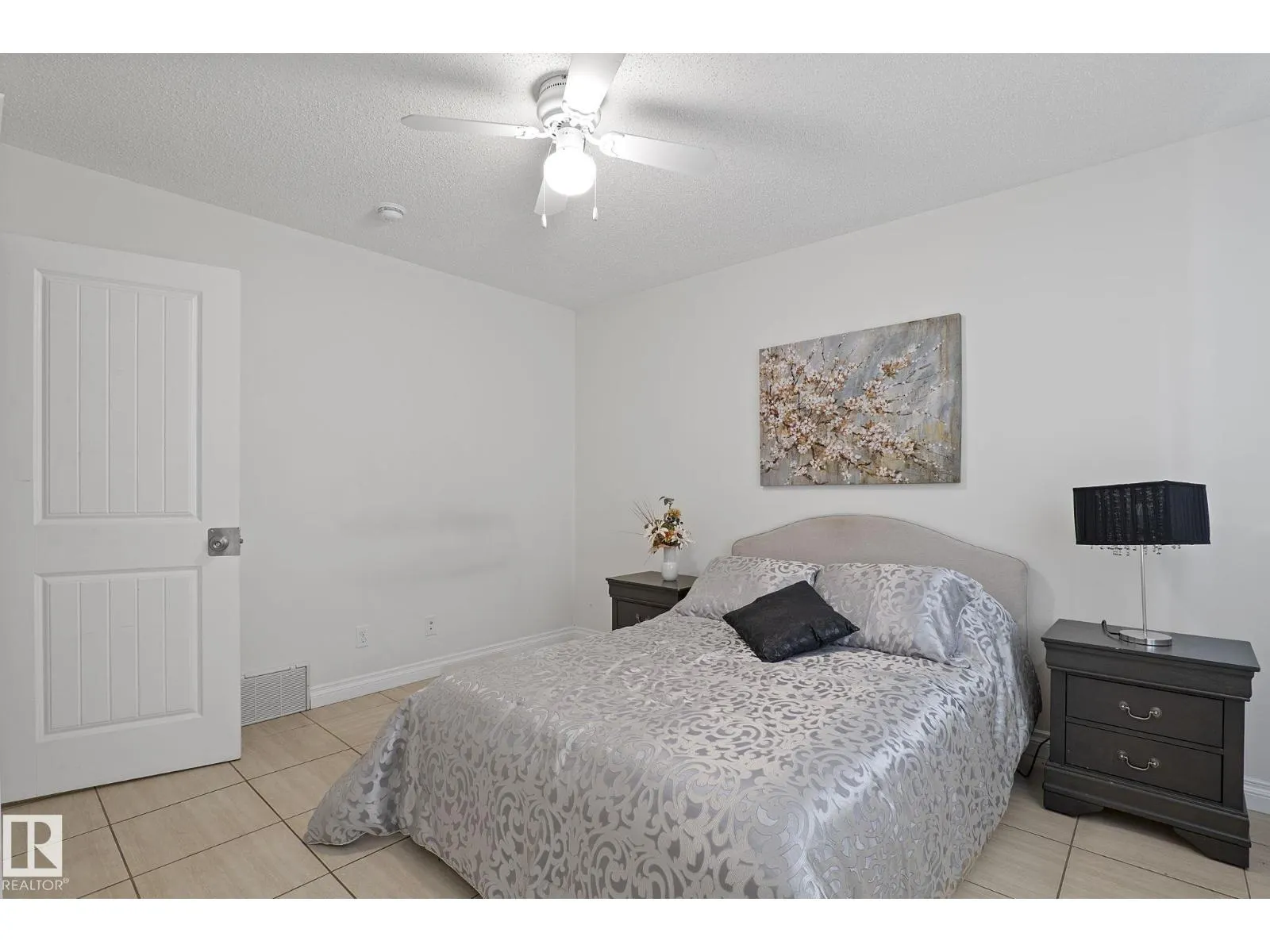 11918 68 ST NW