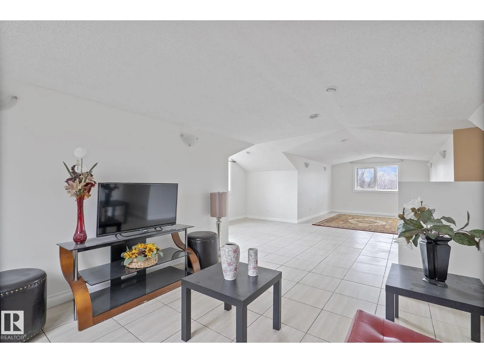 11918 68 ST NW