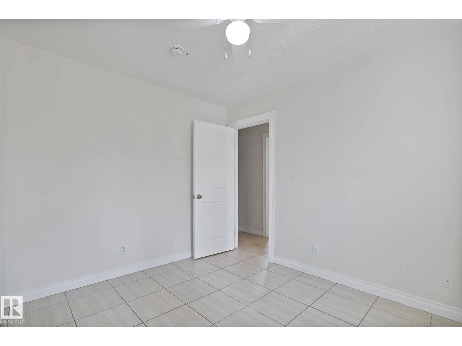 11918 68 ST NW