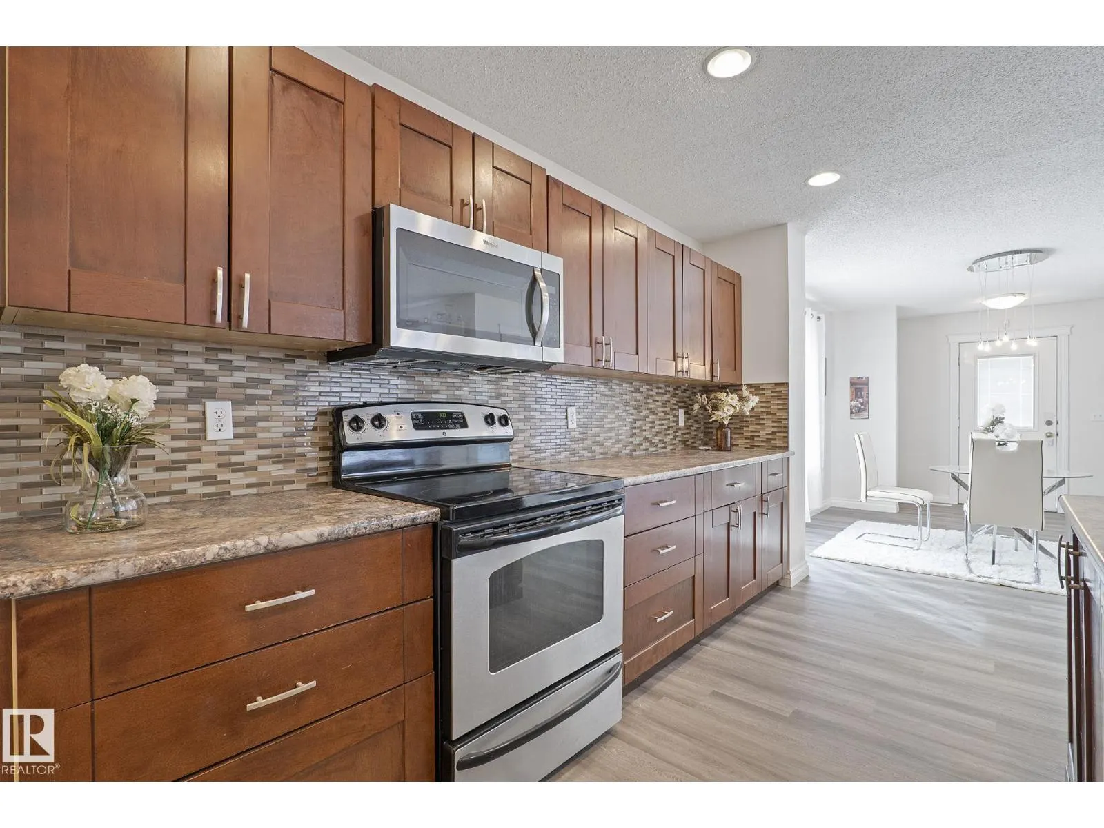 11918 68 ST NW