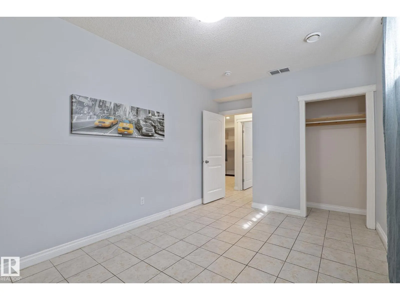 11918 68 ST NW