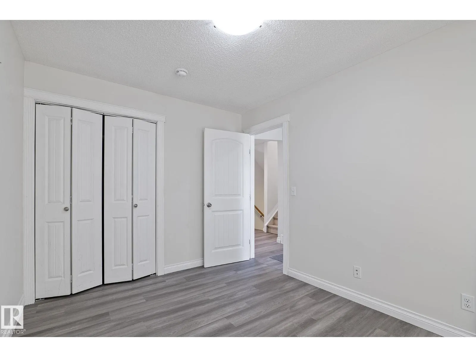 11918 68 ST NW