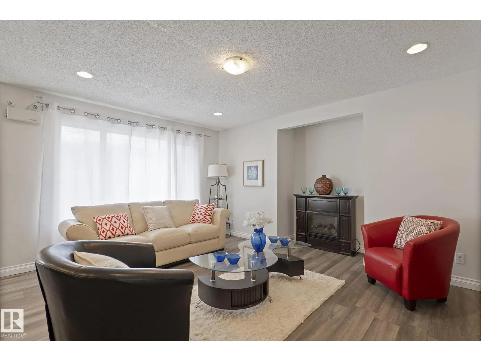 11918 68 ST NW
