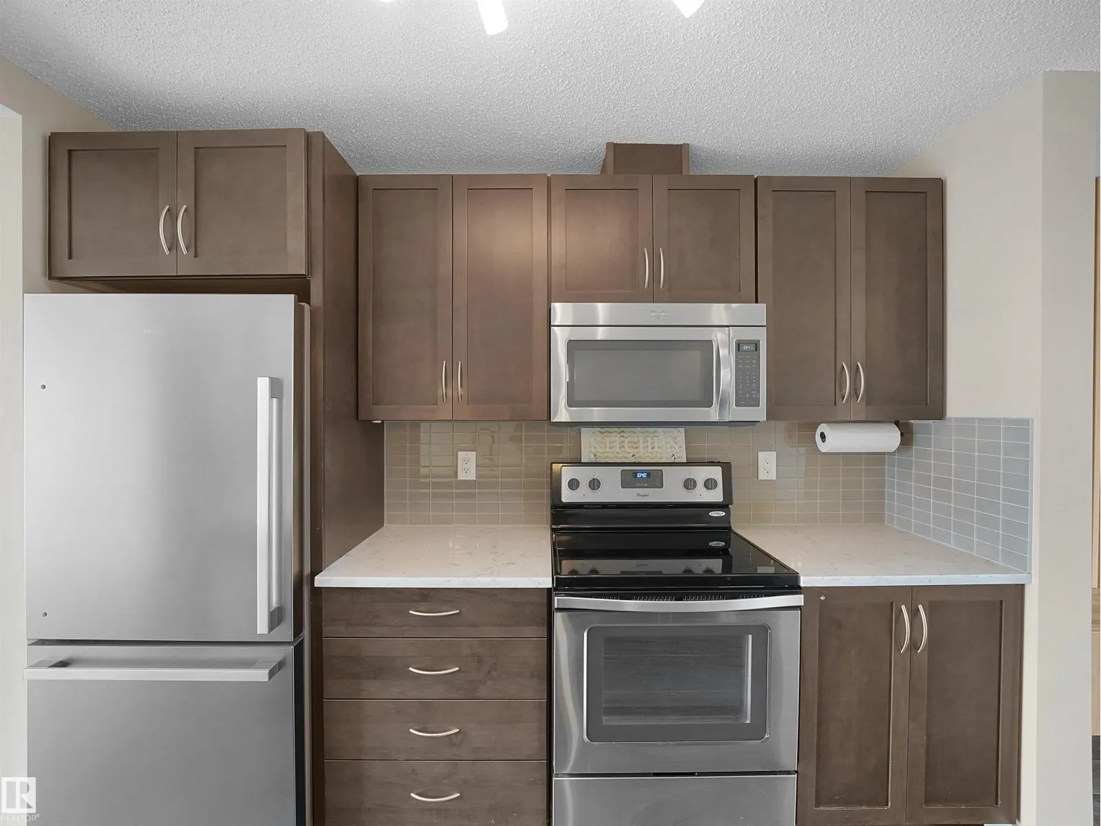 3346 15A AV NW