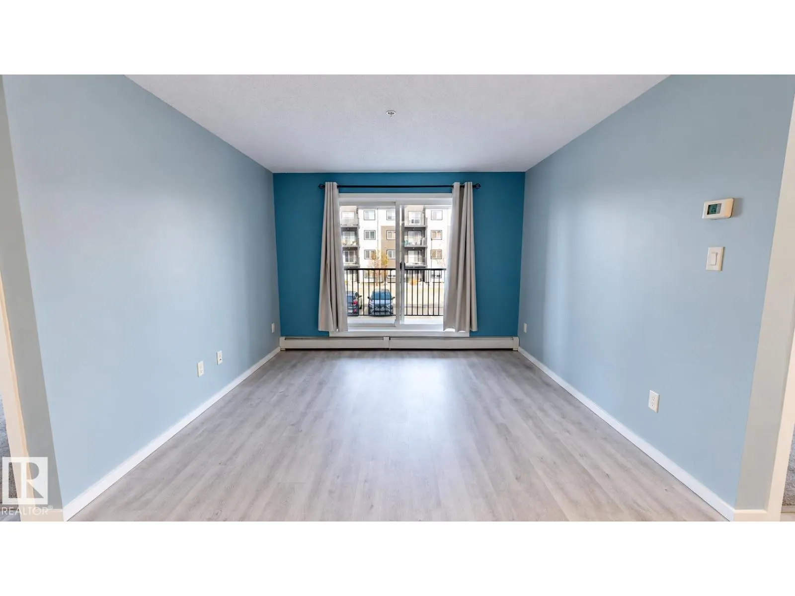 #233 504 Albany WY NW
