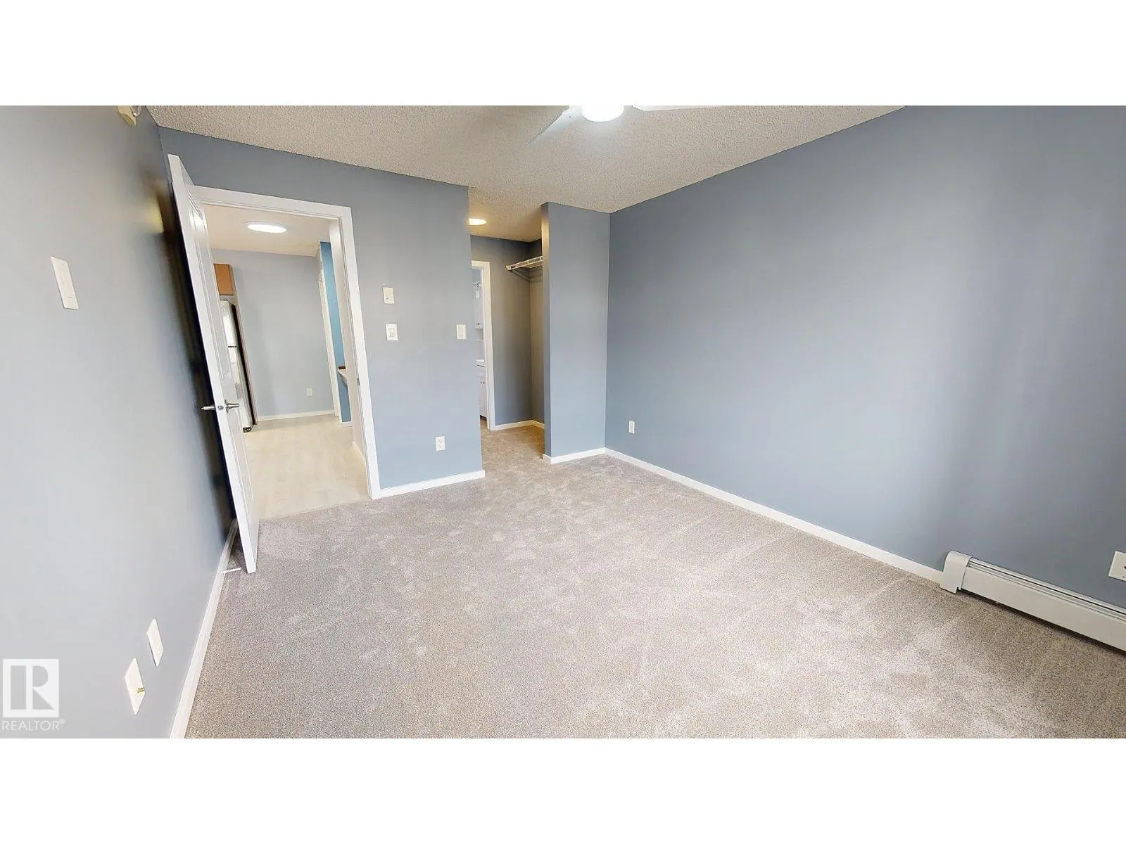 #233 504 Albany WY NW