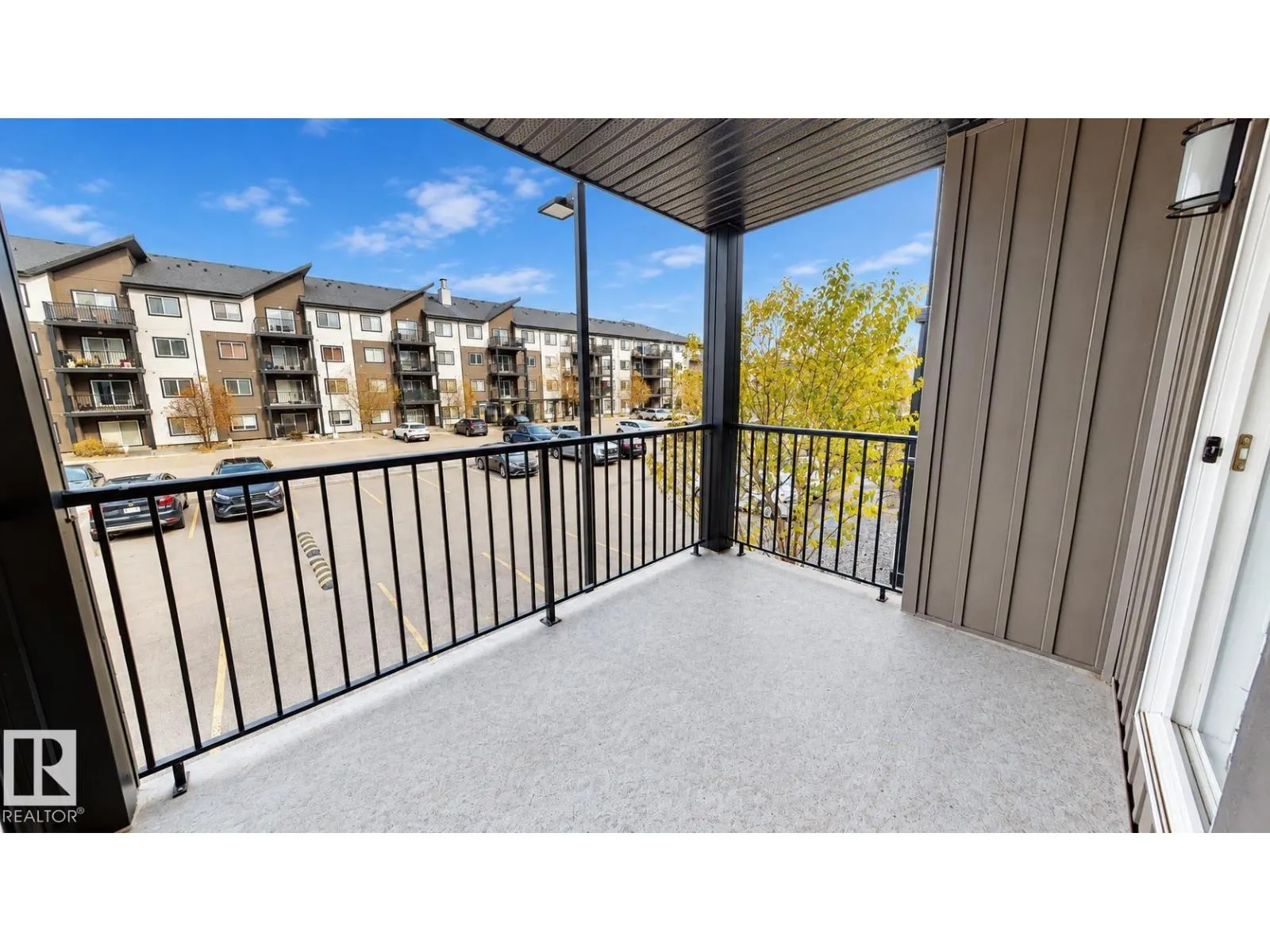 #233 504 Albany WY NW