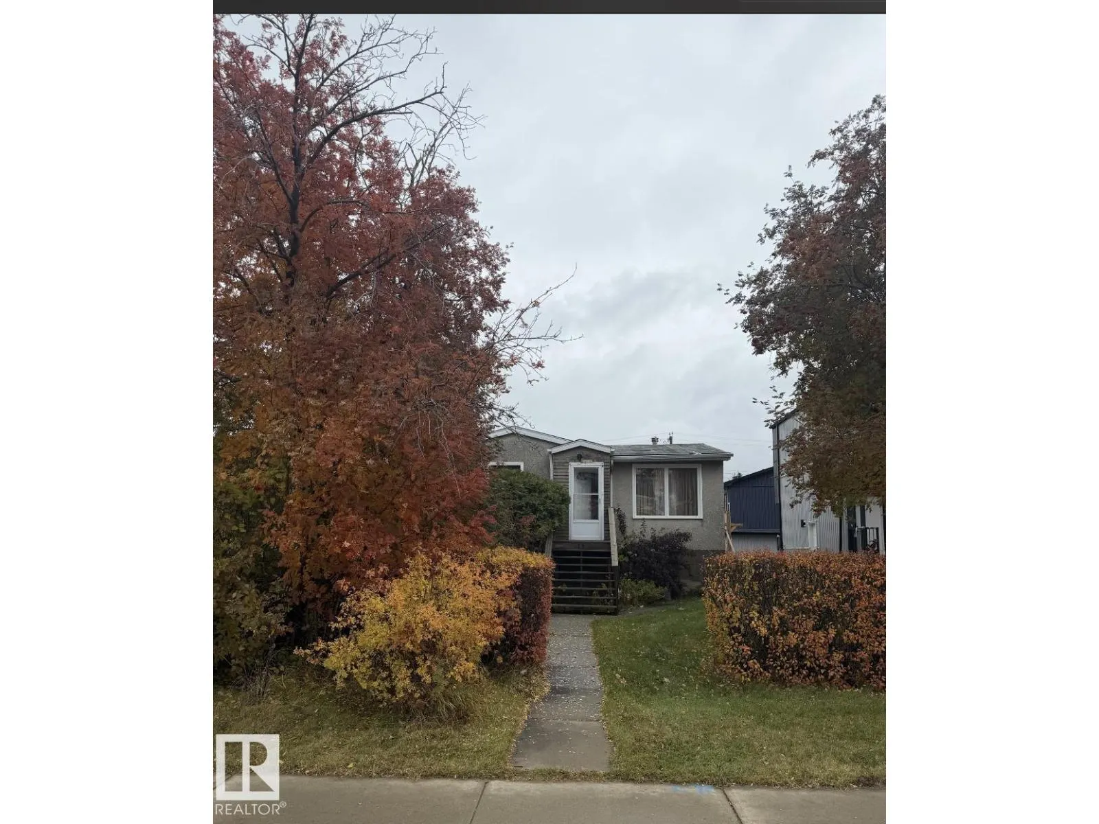 10833 152 ST NW