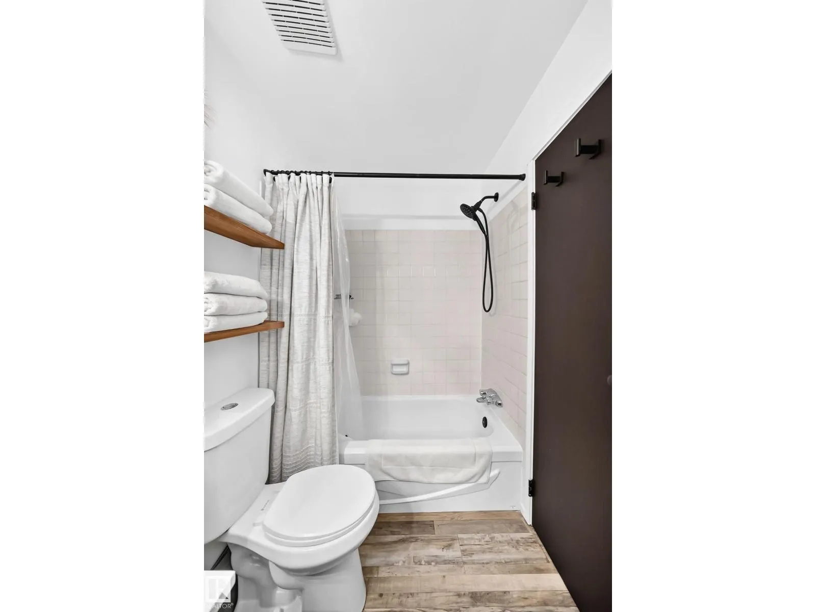 #68 2204 118 ST NW