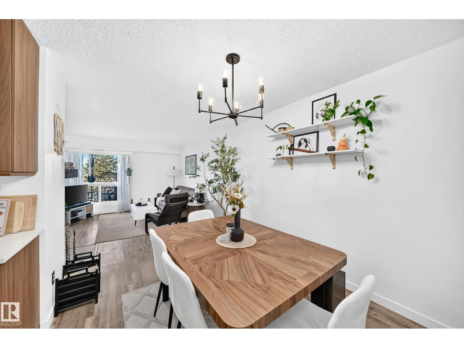 #68 2204 118 ST NW