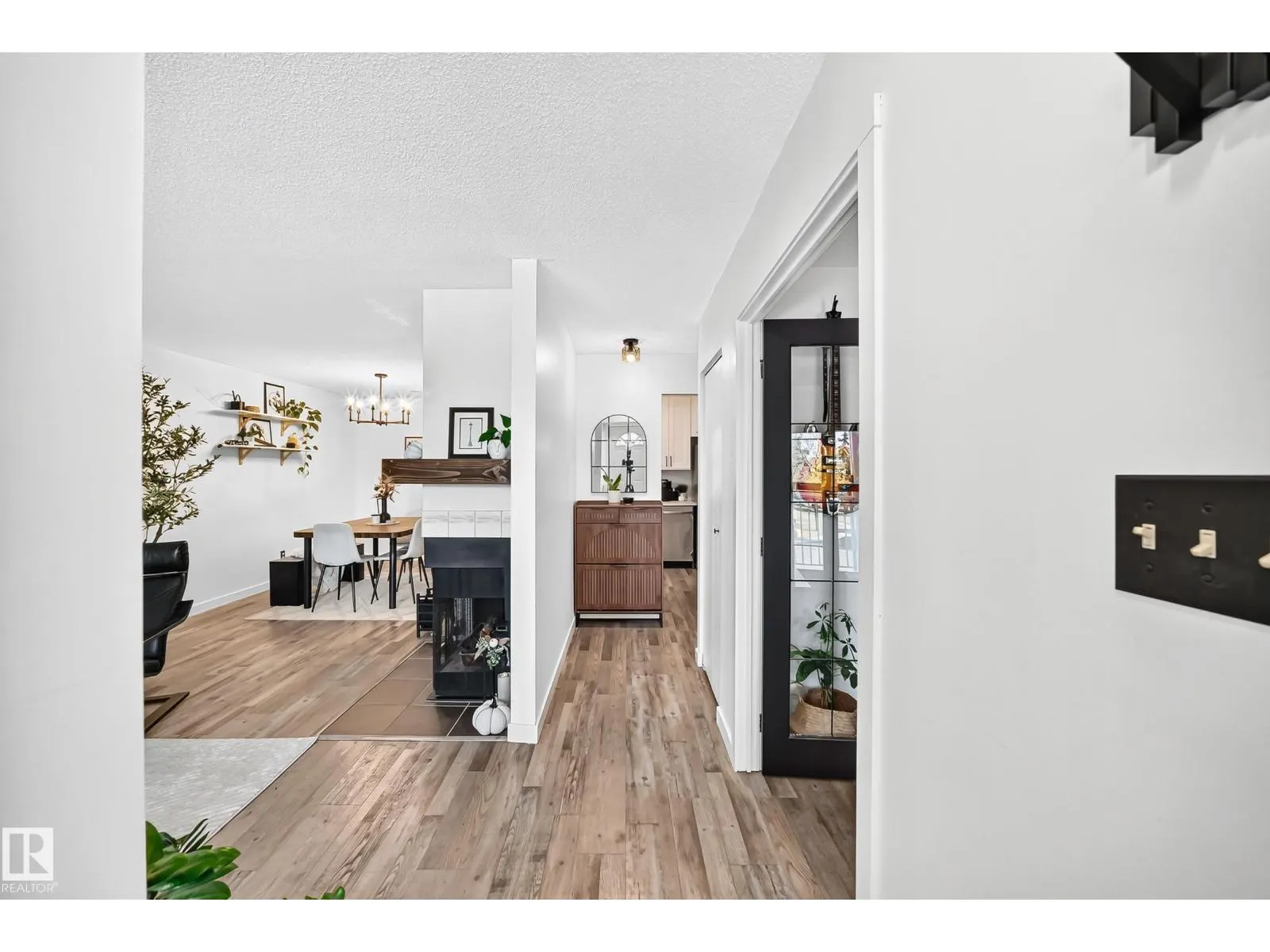 #68 2204 118 ST NW
