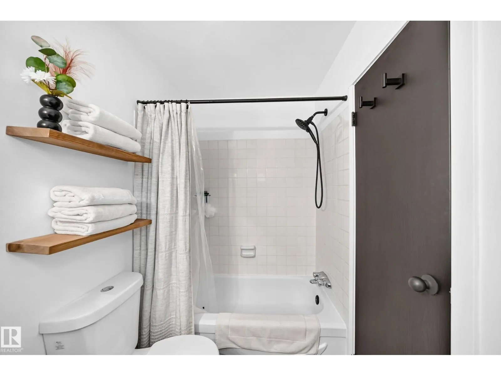 #68 2204 118 ST NW