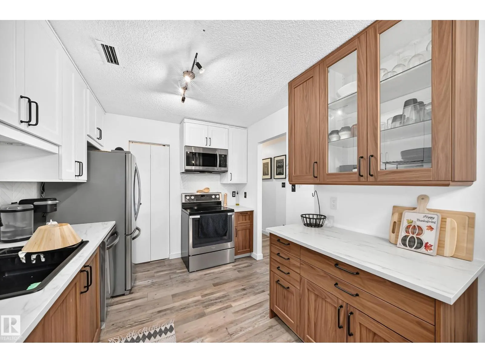 #68 2204 118 ST NW