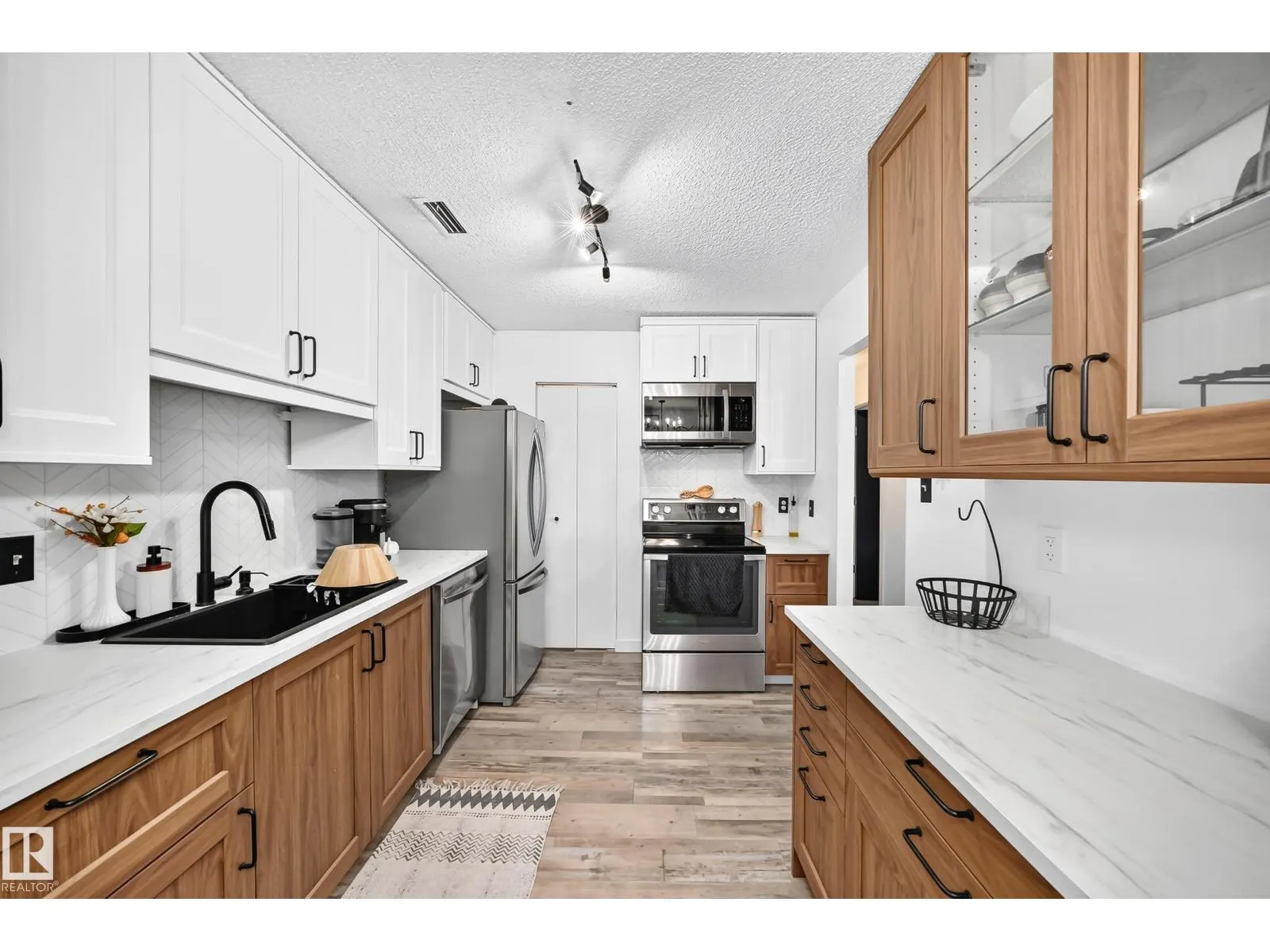 #68 2204 118 ST NW