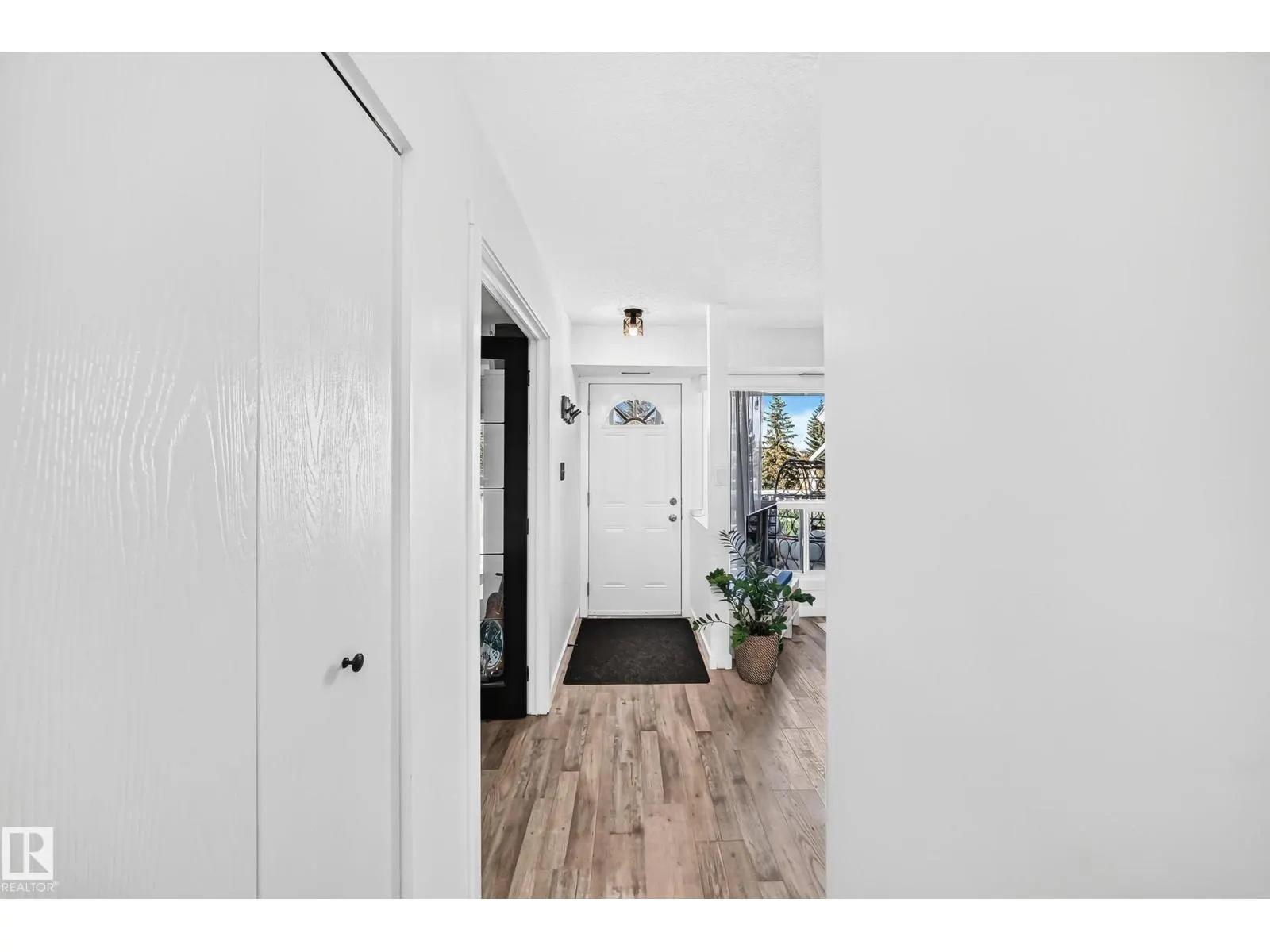 #68 2204 118 ST NW