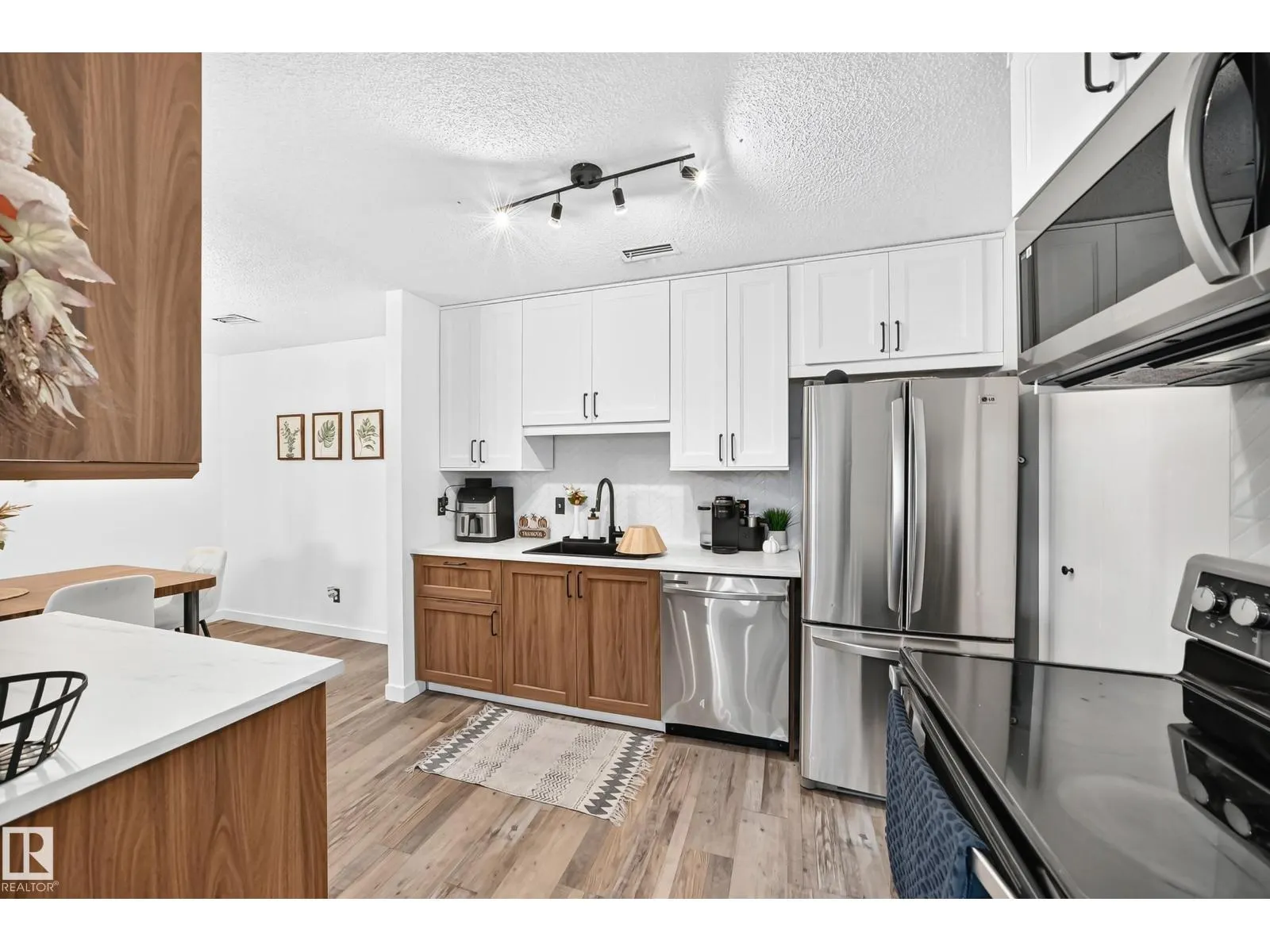 #68 2204 118 ST NW
