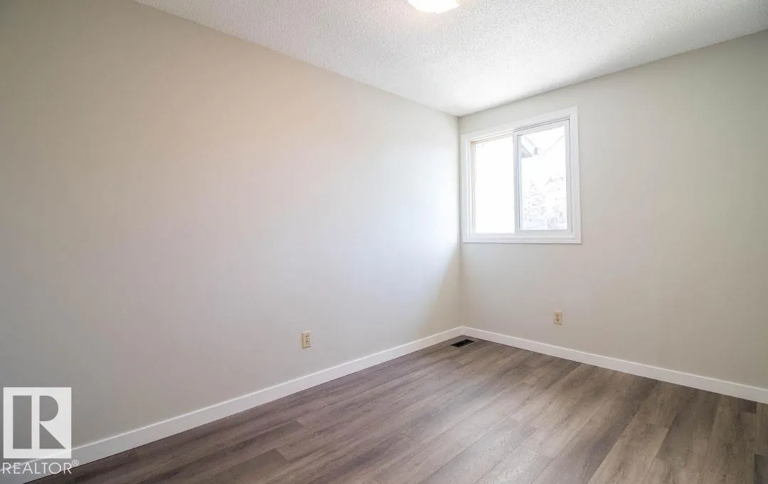 3323 142 AV NW