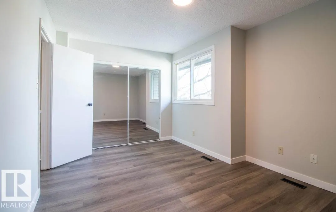 3323 142 AV NW