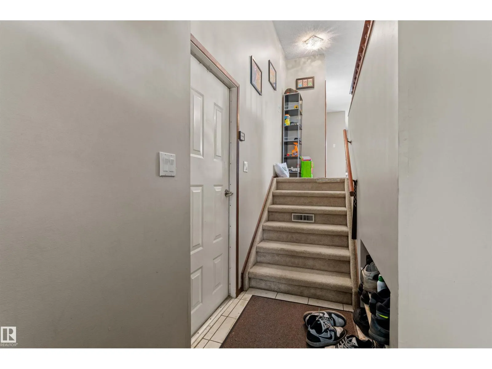 3508 20 AV NW