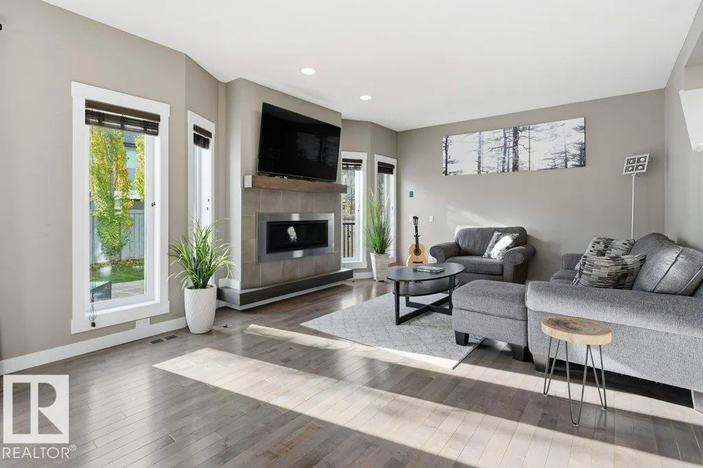 110 MEADOWLAND WY