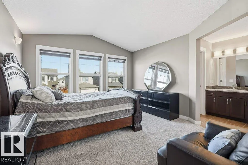 110 MEADOWLAND WY
