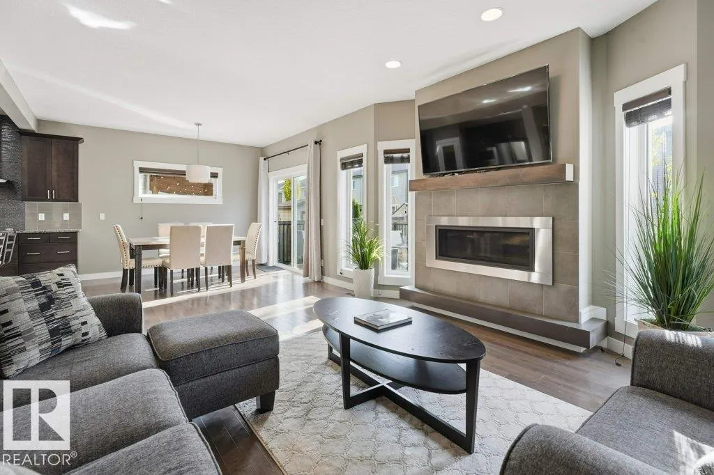 110 MEADOWLAND WY