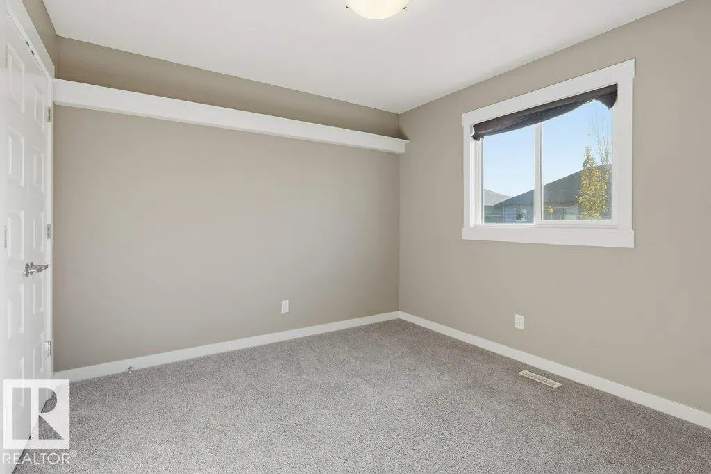 110 MEADOWLAND WY