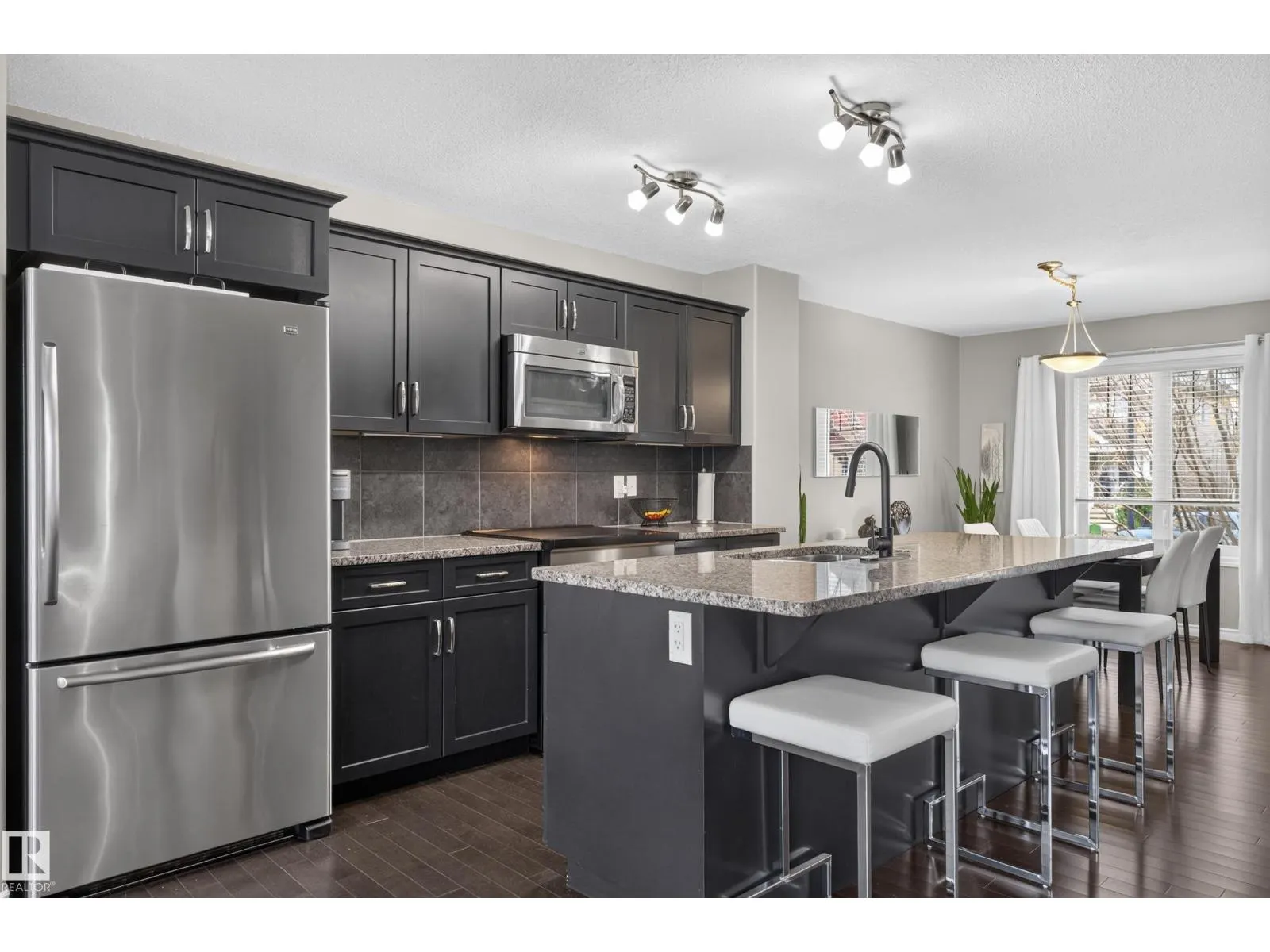 131 CY BECKER BV NW