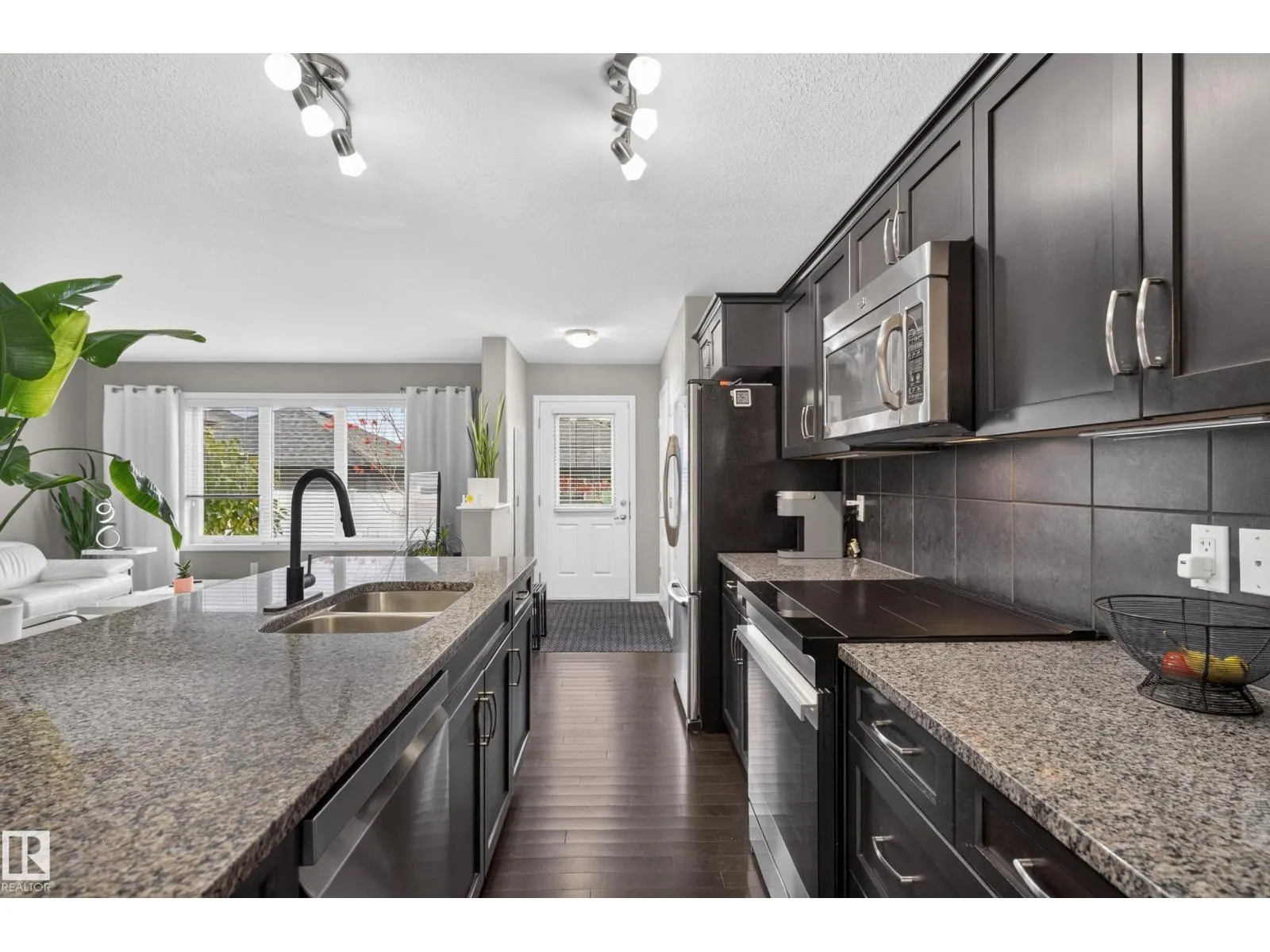 131 CY BECKER BV NW
