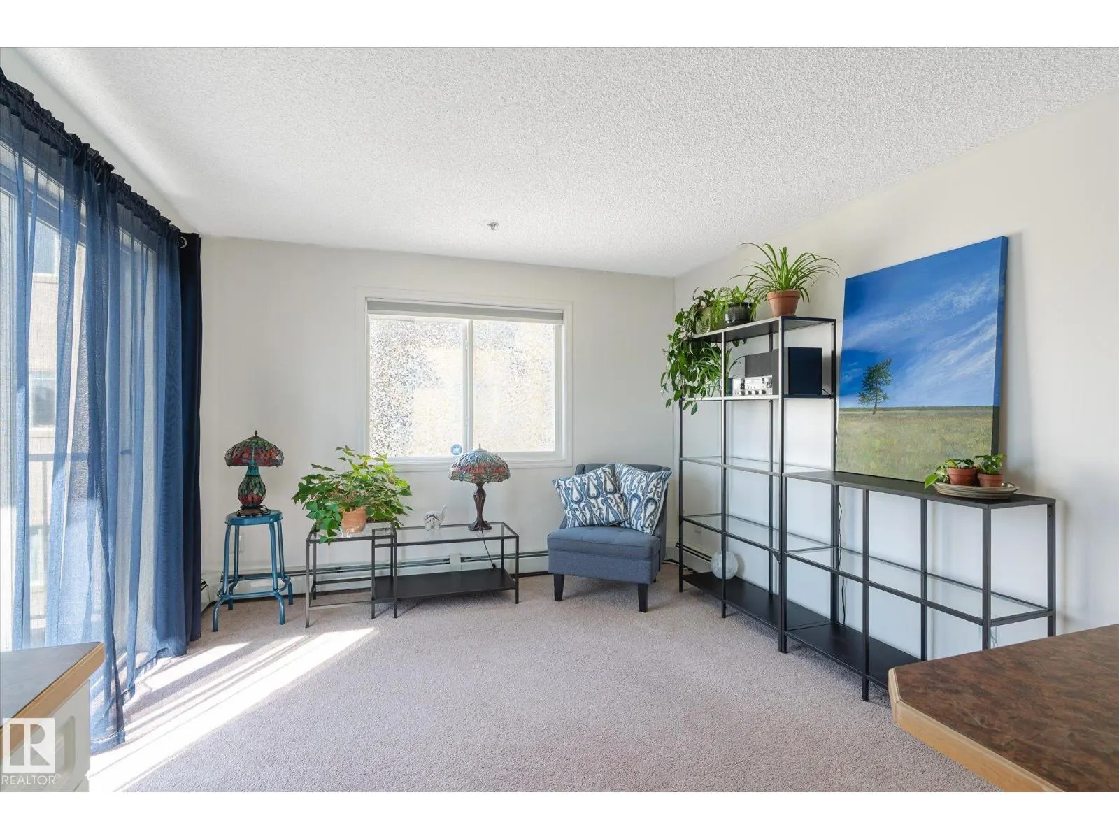 #305 2305 35A AV NW