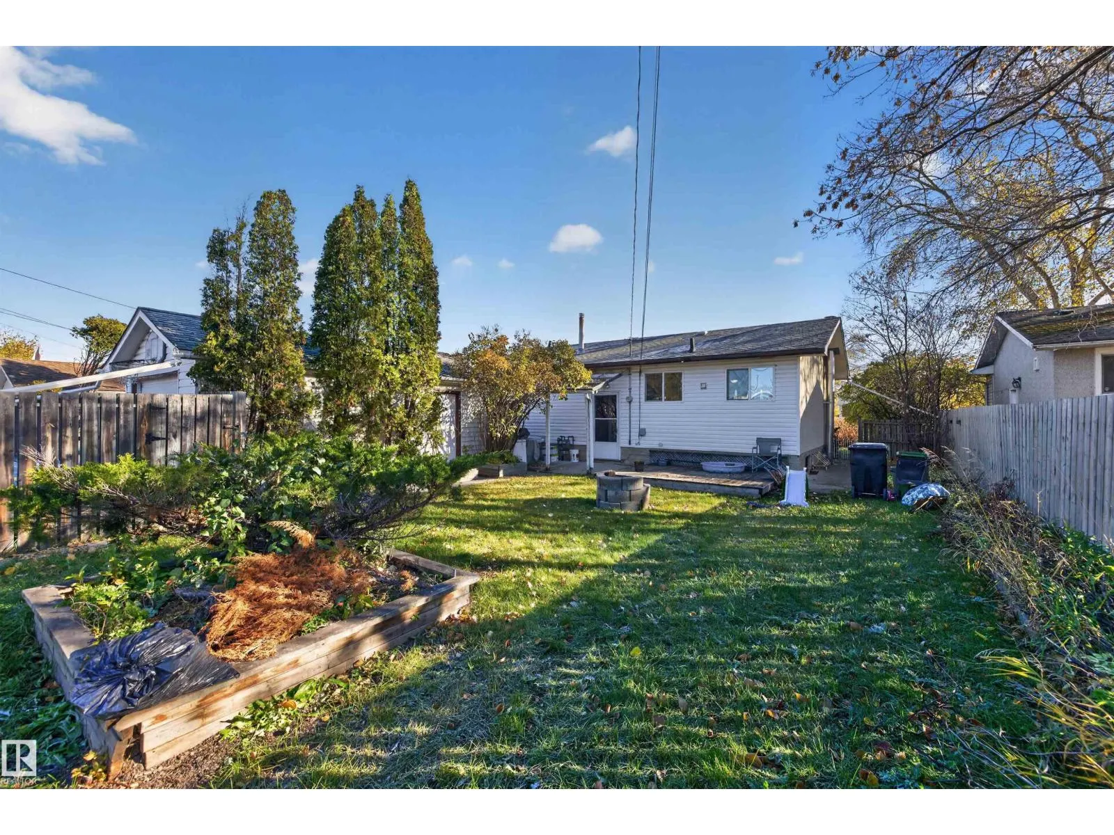 8728 163 ST NW