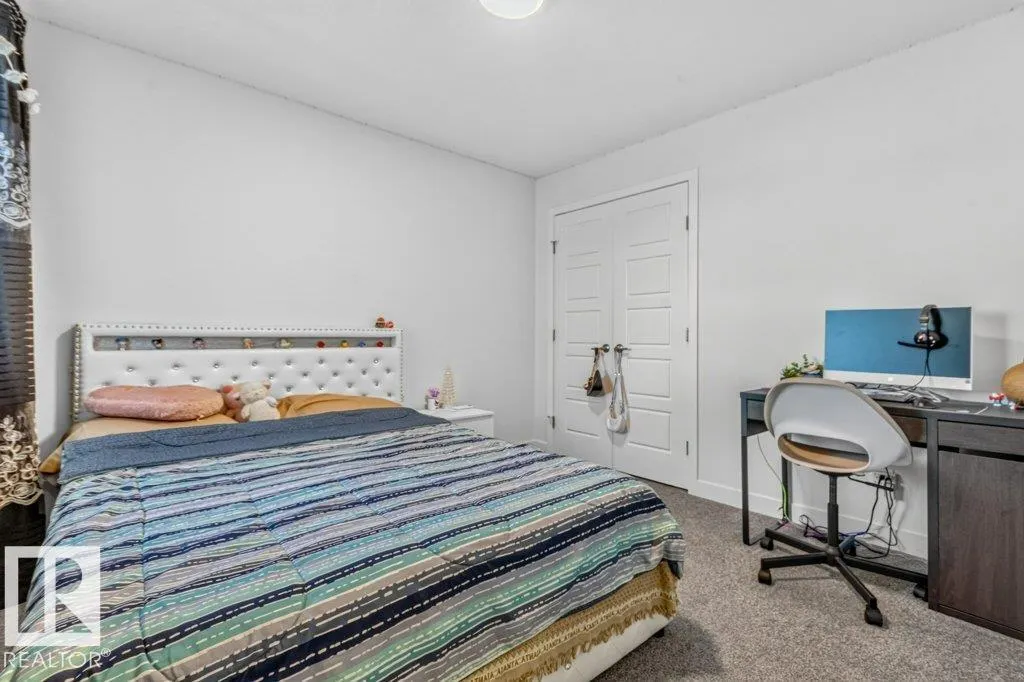 196 EDGEWATER CI