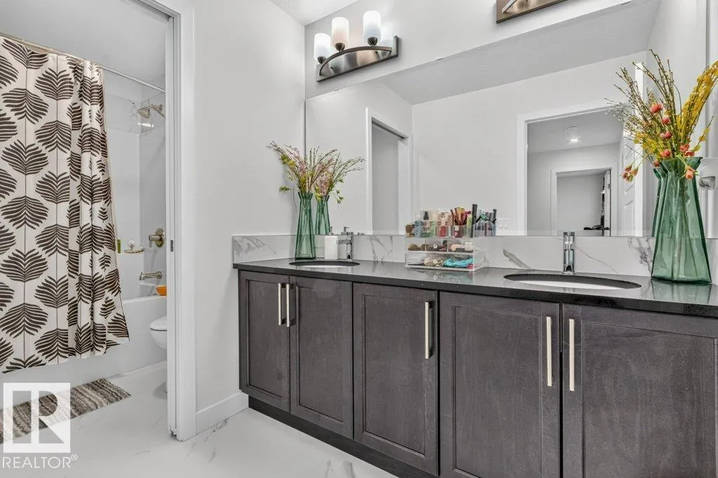 196 EDGEWATER CI