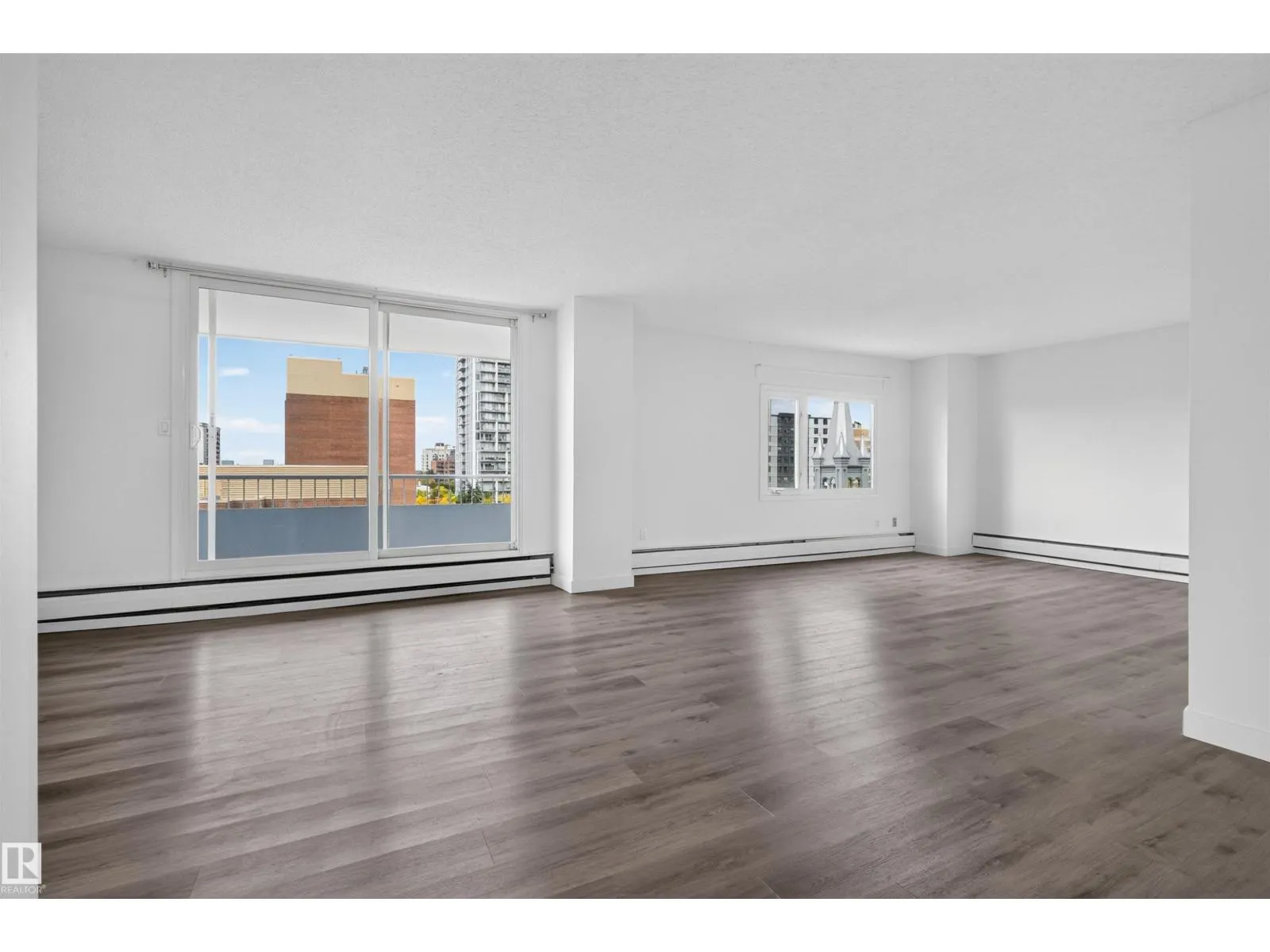 #703 9909 110 ST NW