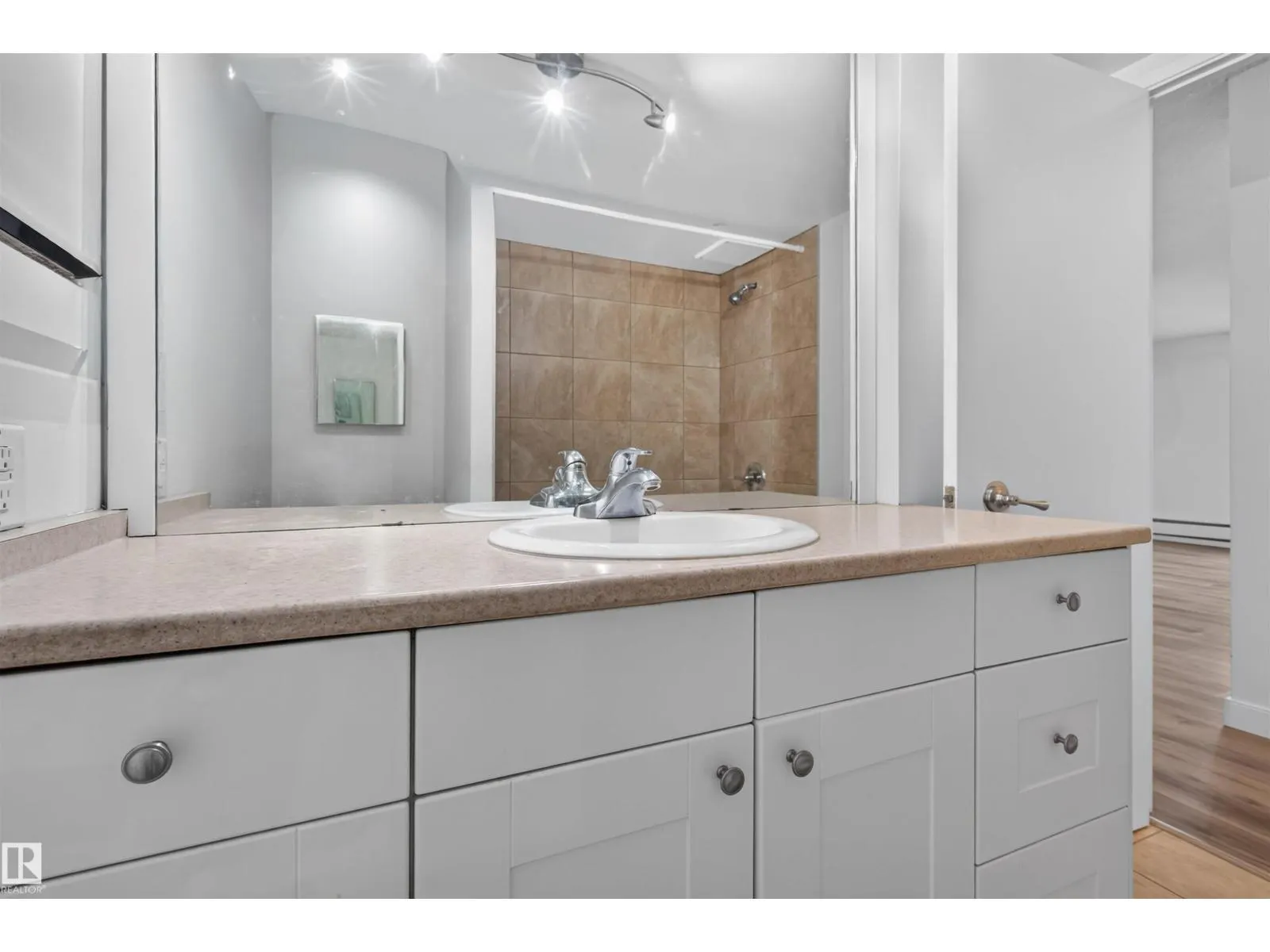 #703 9909 110 ST NW