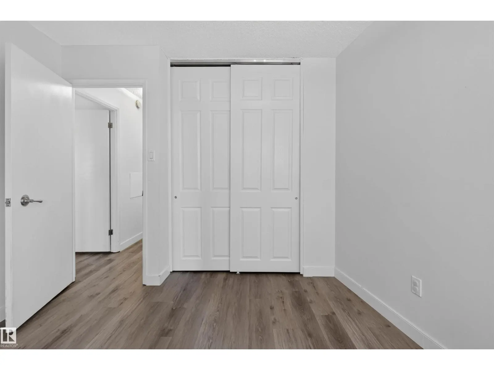 #703 9909 110 ST NW