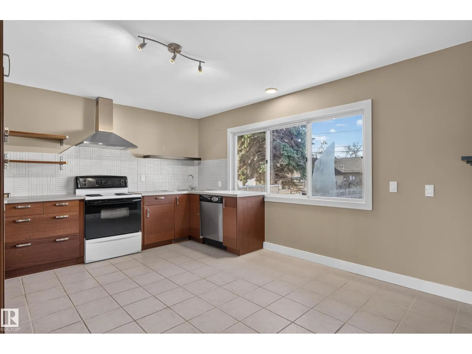 12334 79 ST NW