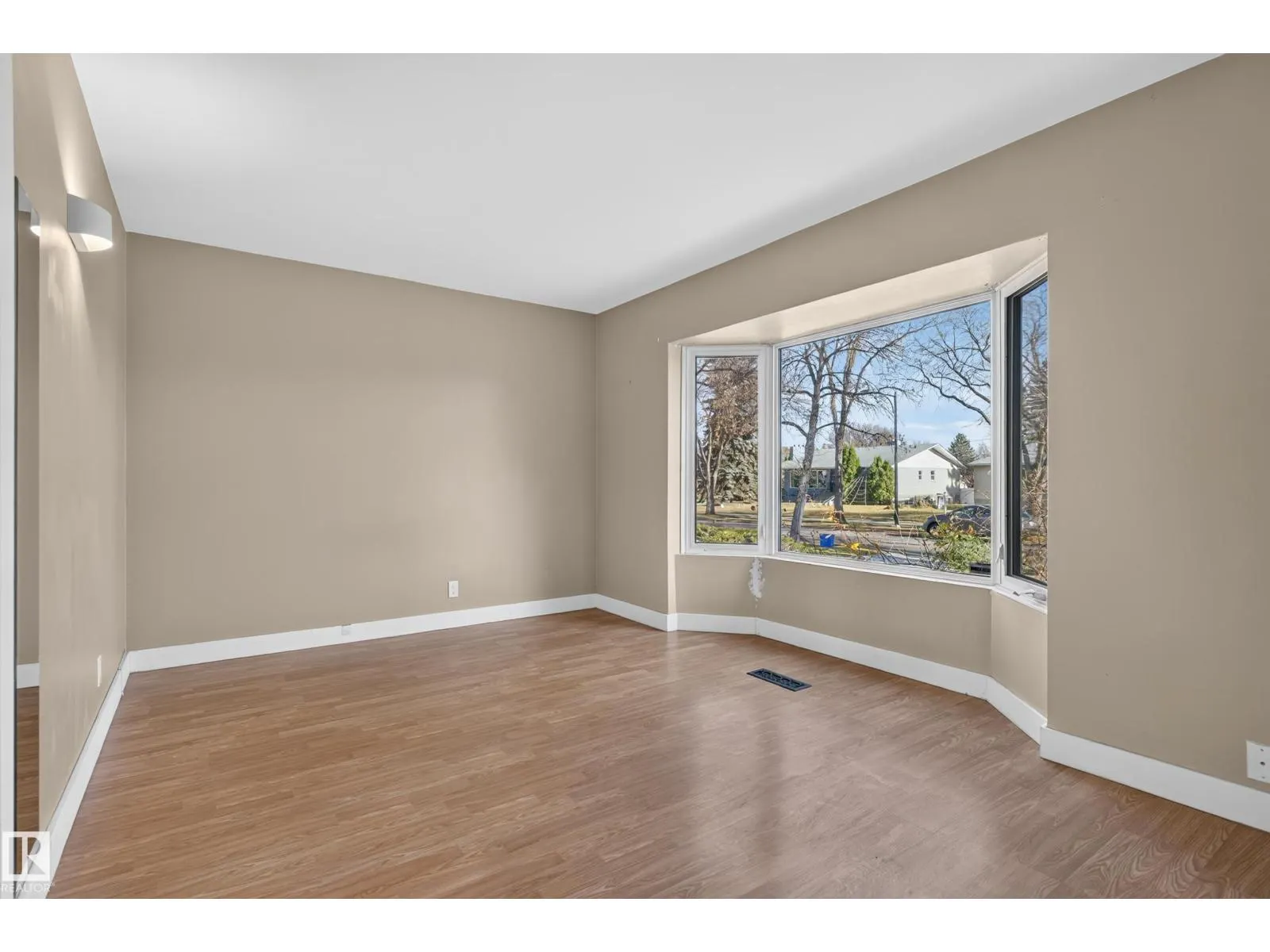12334 79 ST NW