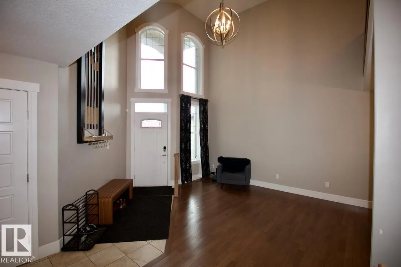7704 ELLESMERE LN