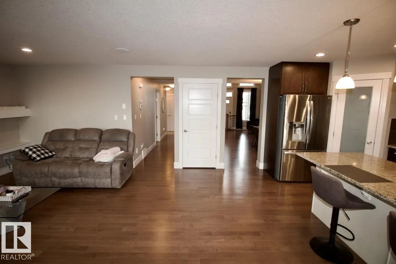 7704 ELLESMERE LN