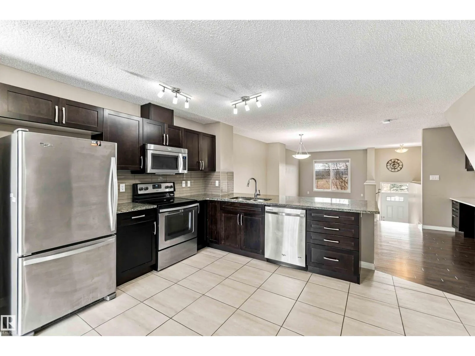 #2 1140 CHAPPELLE BV SW