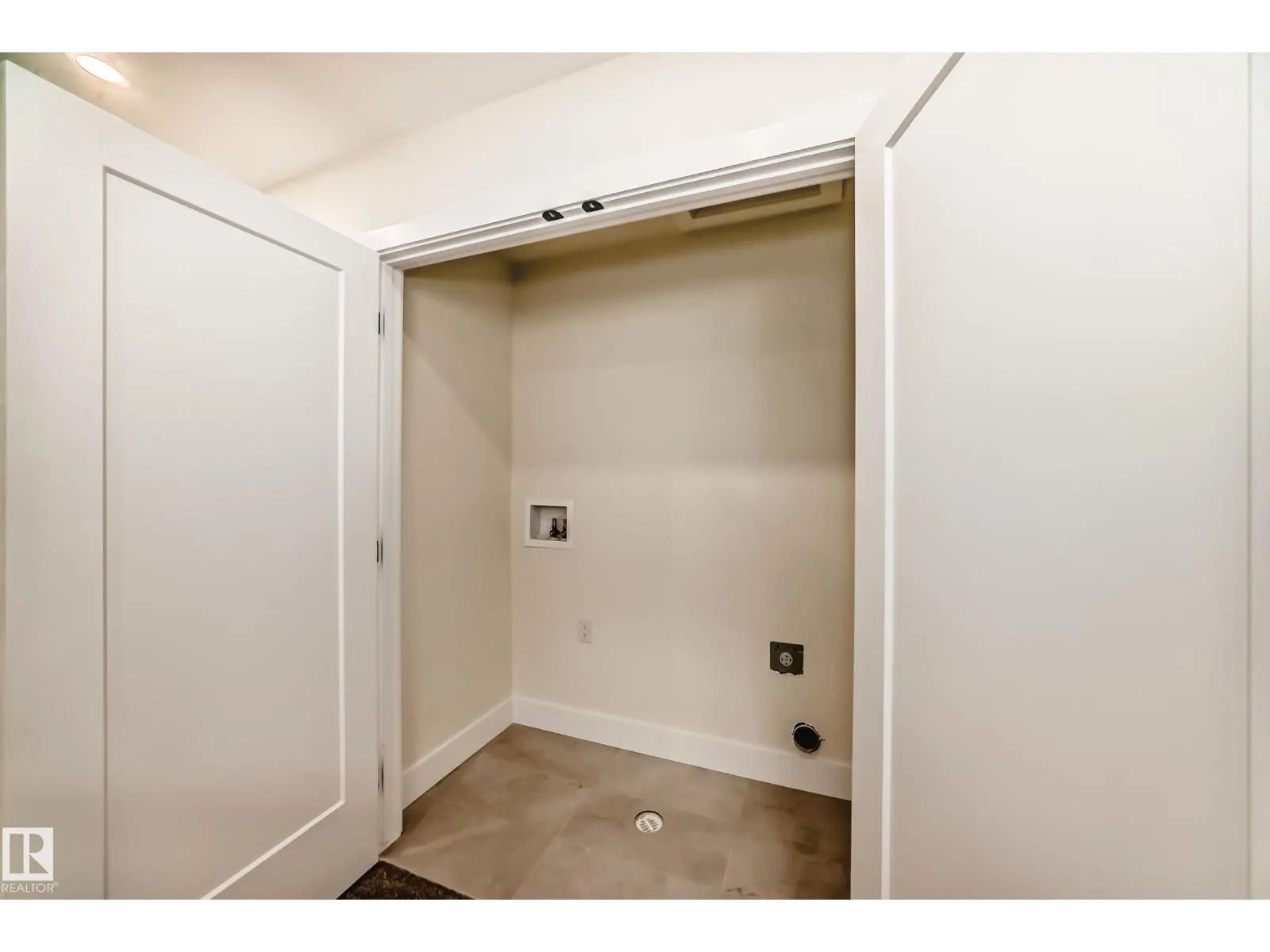 10718 149 ST NW