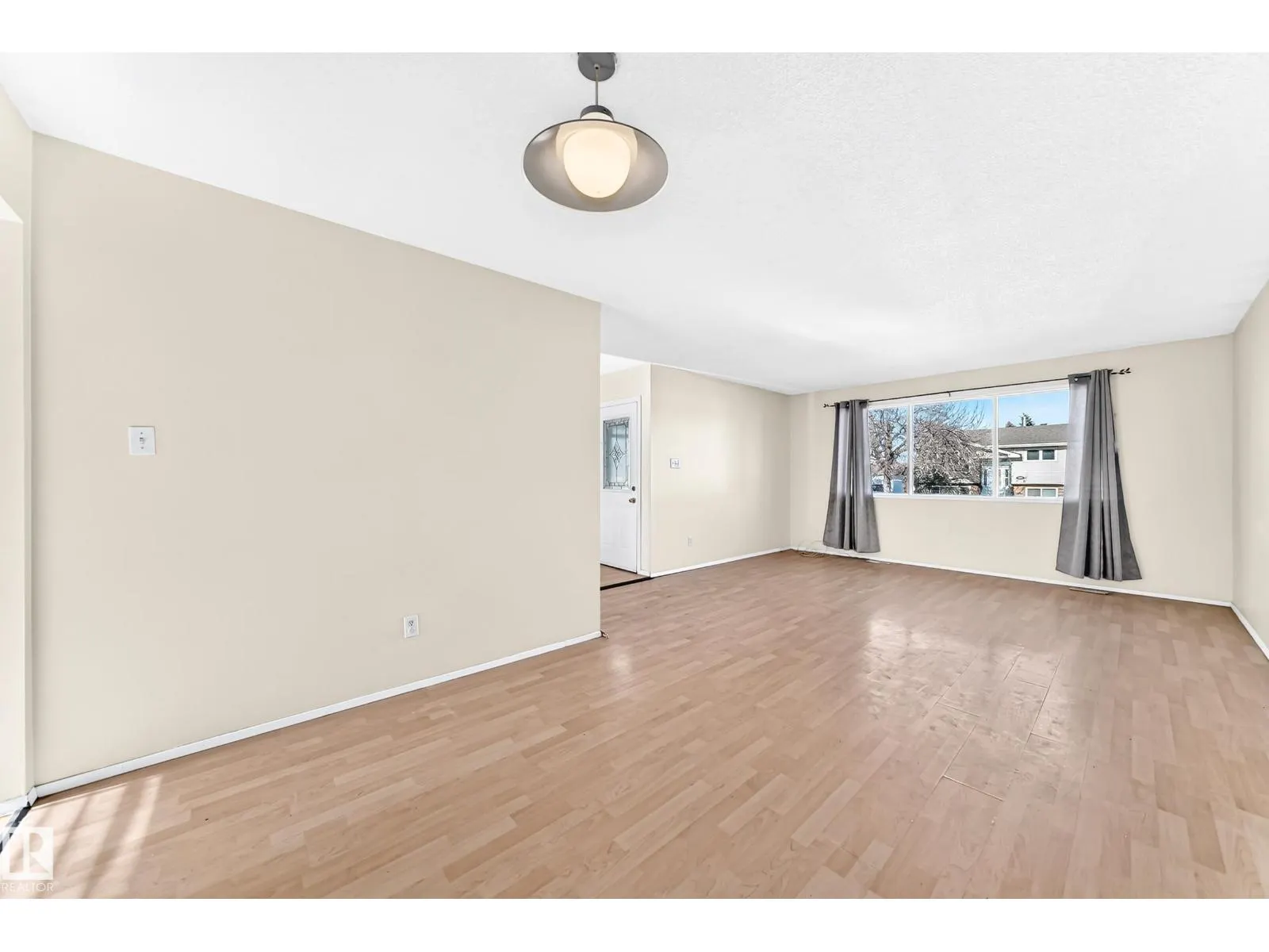 9527 139 AV NW